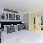 The St. Lukes Garden Place - Spacious 4Bdr House With Garden And Terrace
