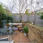 The St. Lukes Garden Place - Spacious 4Bdr House With Garden And Terrace