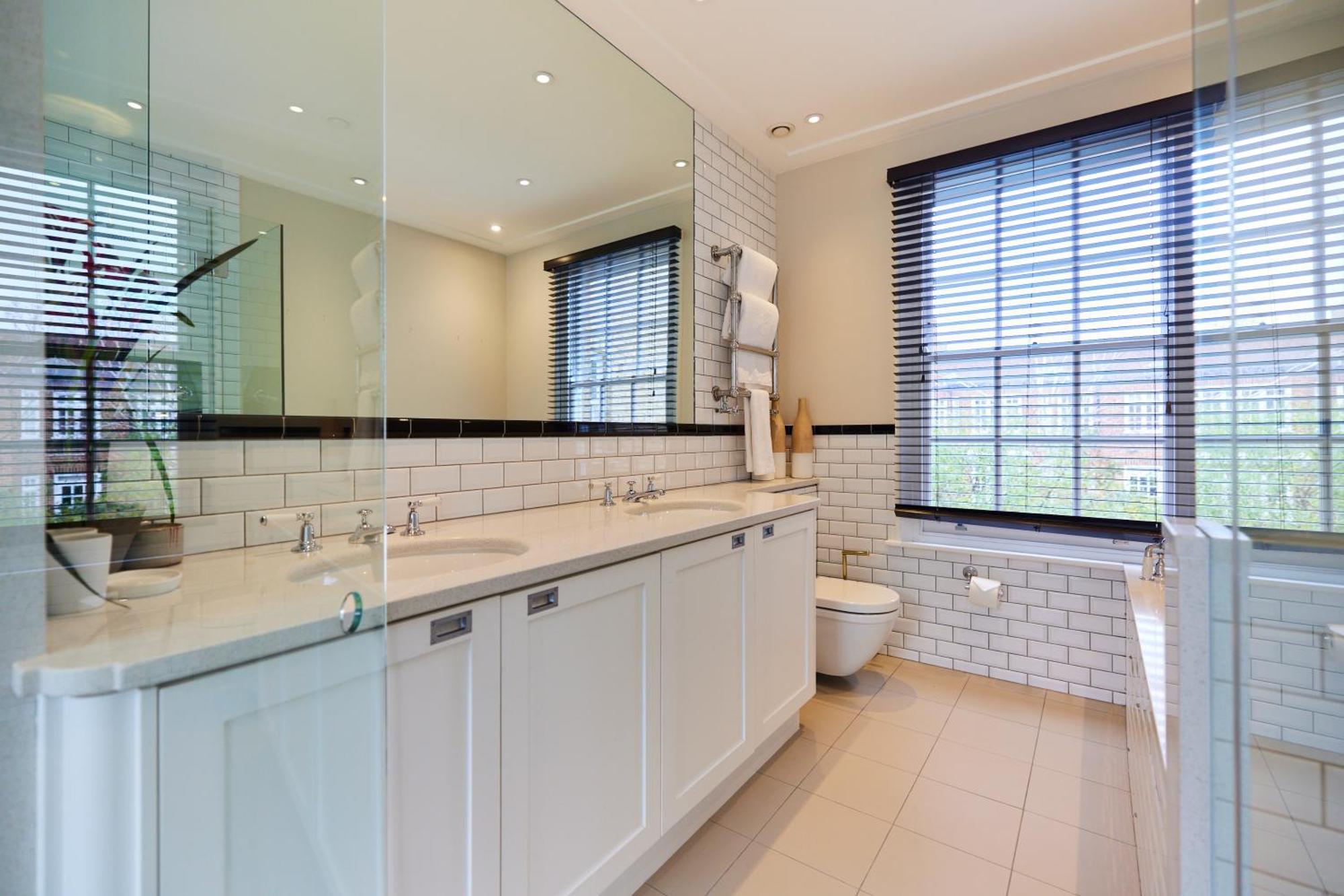The St. Lukes Garden Place - Spacious 4bdr House With Garden And Terrace Appartement Londen