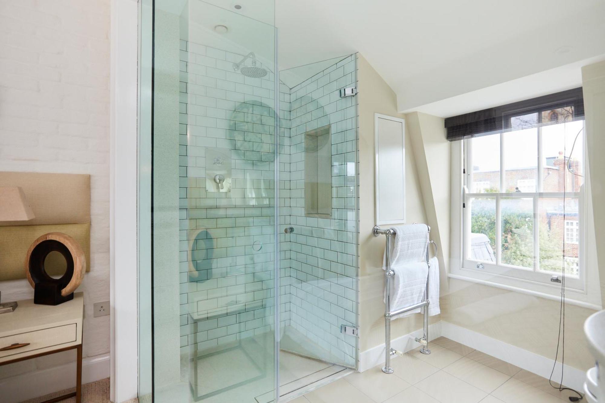 The St. Lukes Garden Place - Spacious 4bdr House With Garden And Terrace Appartement Londen