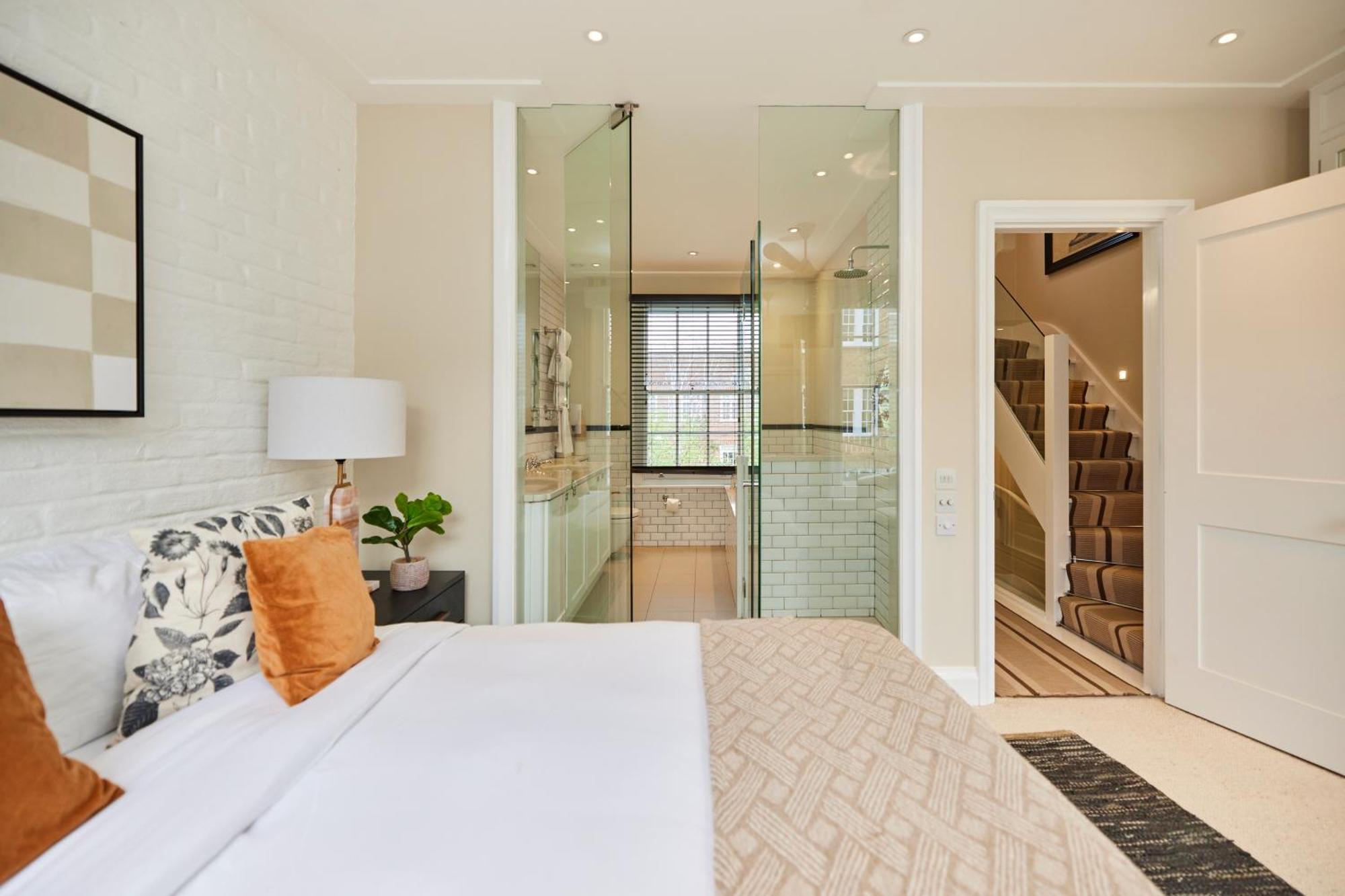 The St. Lukes Garden Place - Spacious 4bdr House With Garden And Terrace Londen