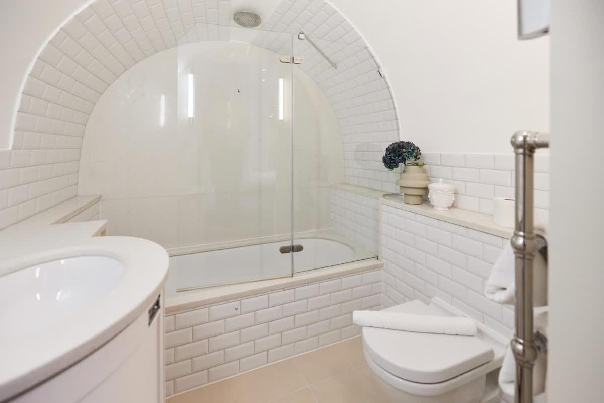 The St. Lukes Garden Place - Spacious 4bdr House With Garden And Terrace *